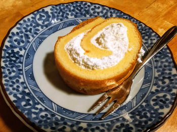 ロールケーキ（クリーム）の栄養成分